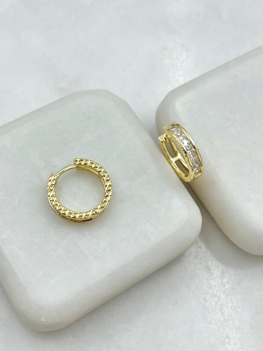 Altın Kaplama İşlemeli Kristal Taşlı Halka Küpe Gold