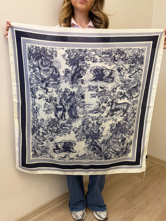 Hayvan Desenli Pamuk Dokulu Lacivert Şal 90x90 cm Renkli