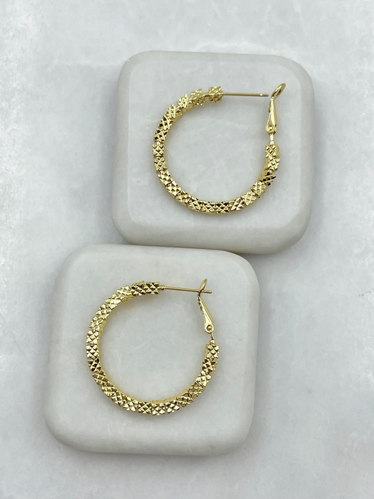 Desenli Küp Model Halka Küpe Gold