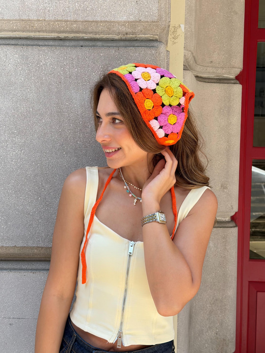 Turuncu Renkli Çiçekli Üçgen İpli Bandana Renkli