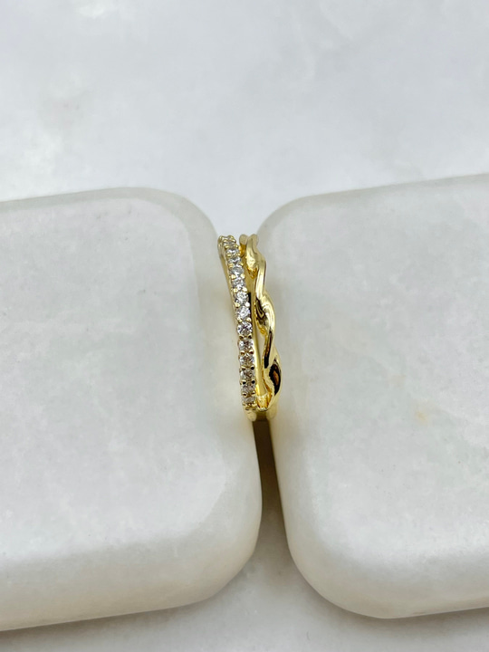 Özel Seri Gömme Taşlı Burgu İkili Görünüm Yüzük Gold