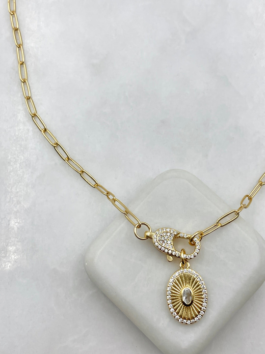Işıltılı Plaka Sallantılı Önden Kilit Model Kolye Gold