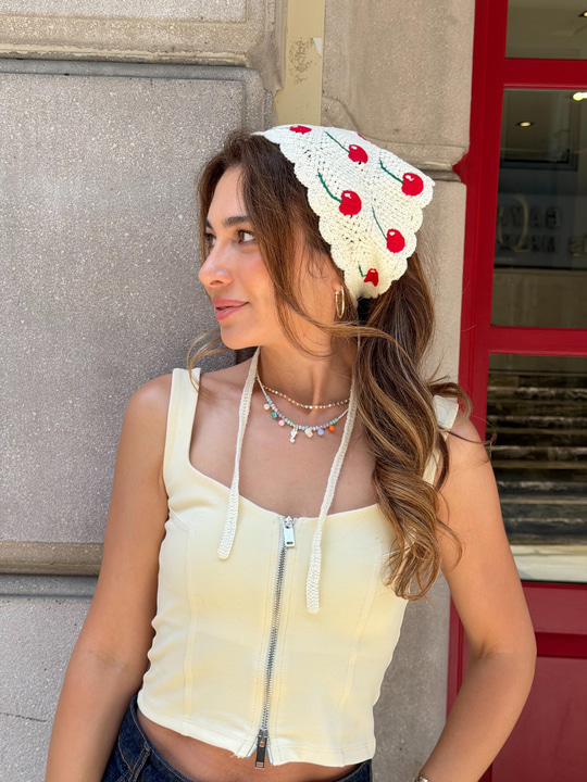 Kiraz Nakışlı Üçgen İpli Bandana Renkli