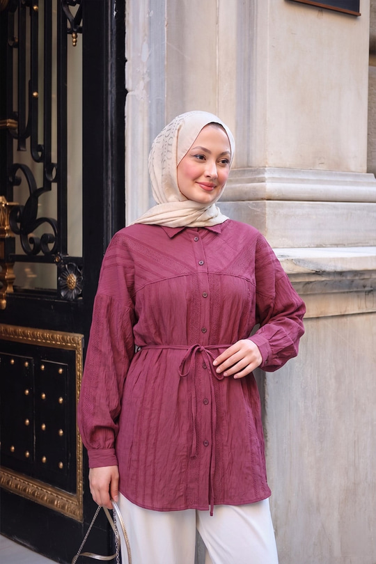 Kendinden Desenli Bel Bağlamalı Gömlek Bordo