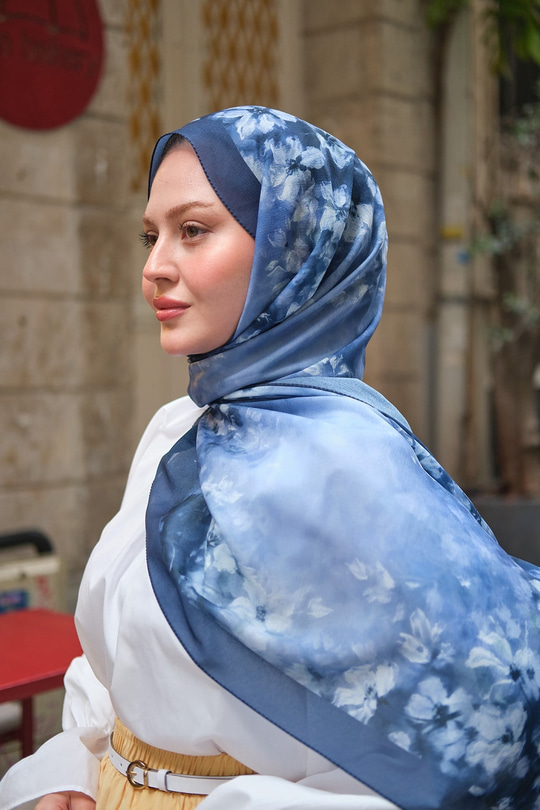 Manolya Desen İpek Şal Lacivert