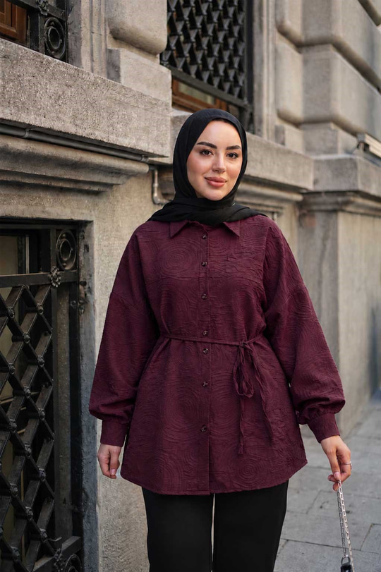 Kendinden Desenli Bel Bağlamalı Kabartma Detay Gömlek Kırmızı
