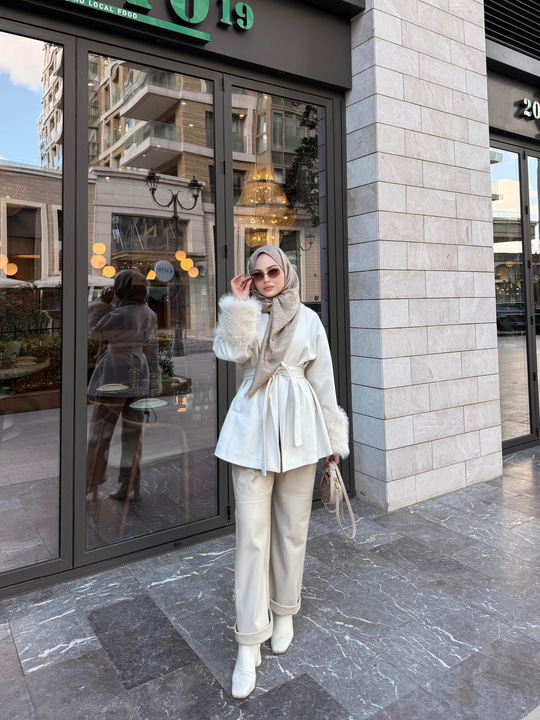 Bel Bağlamalı Kaşe Kaban Krem