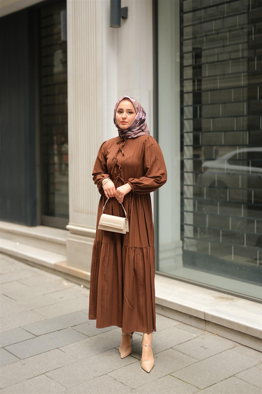 Bel Büzgülü Elbise Kahverengi