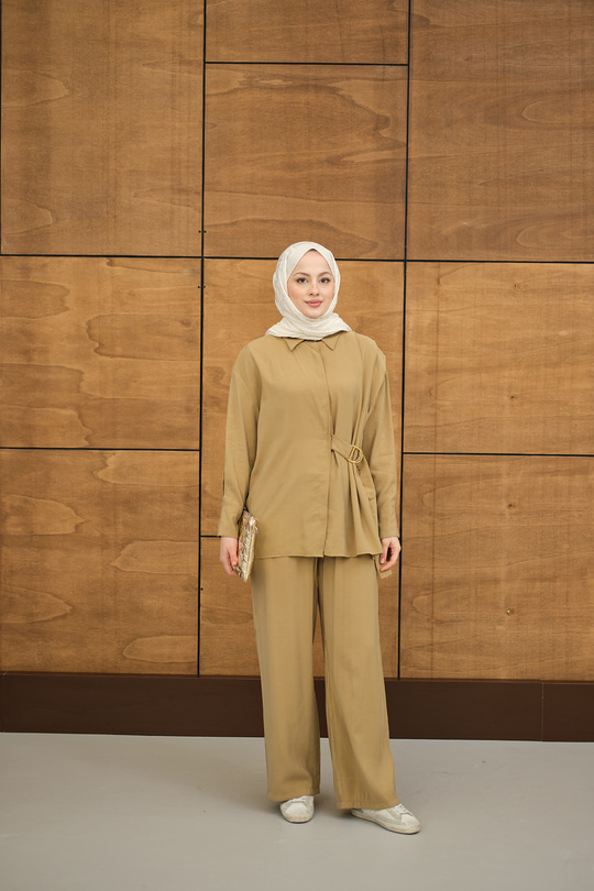 Beli Gold Kemer Detay Gömlek Yaka Takım Hardal