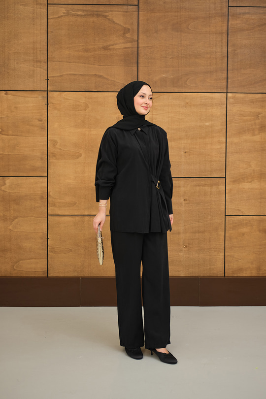 Beli Gold Kemer Detay Gömlek Yaka Takım Siyah