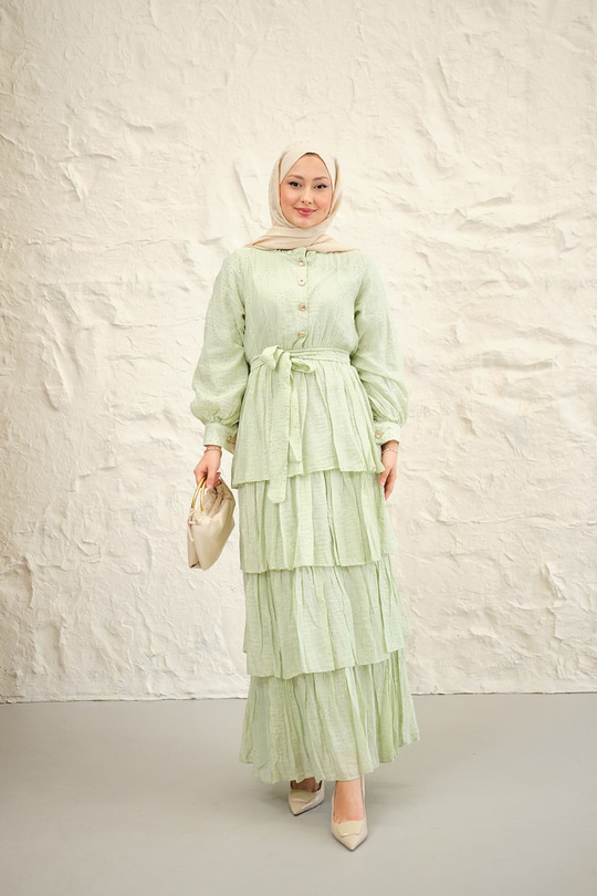Beli Lastikli Gold Düğme Detaylı Volanlı Elbise Yeşil