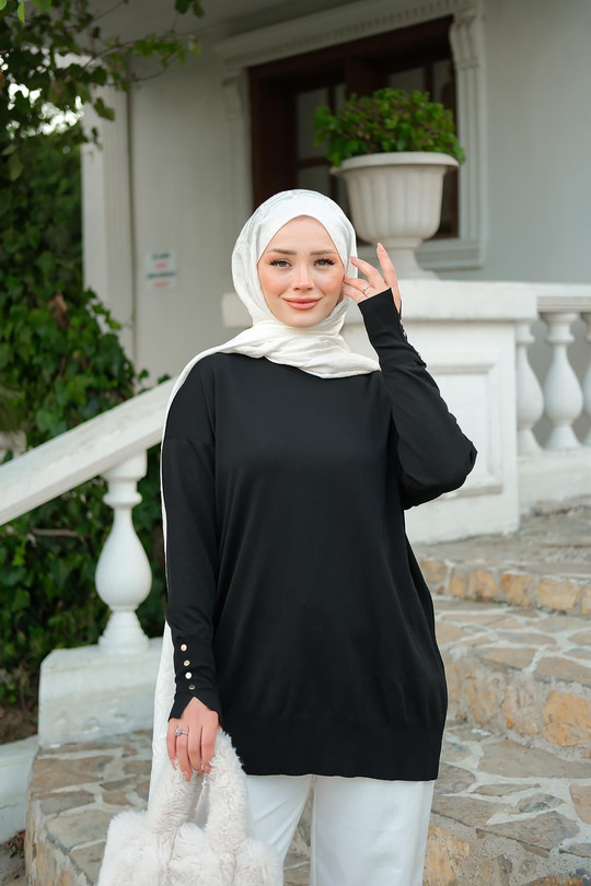 Bilek Gold Aksesuar Detay Tunik Siyah