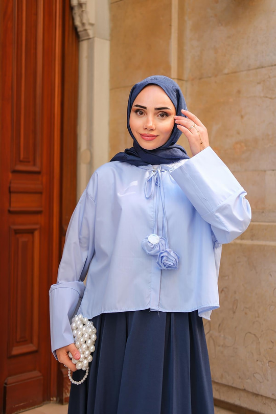 Biyeli Çicek Detaylı Gömlek Mavi