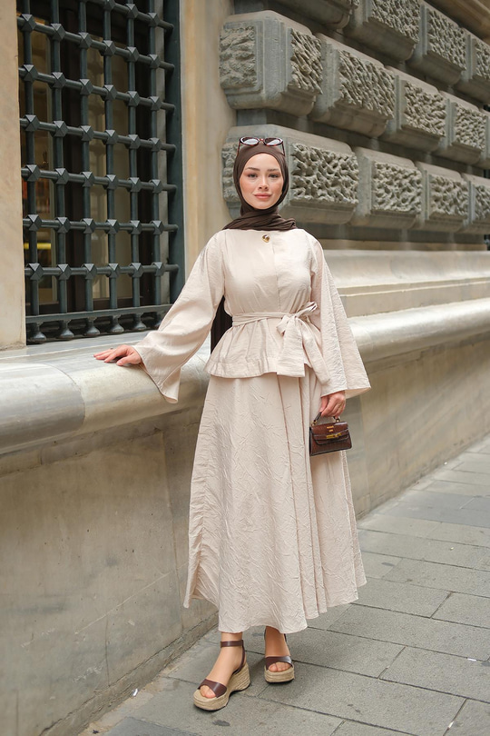 Bluzlu Etekli Takım Bej