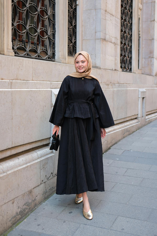 Bluzlu Etekli Takım  Siyah