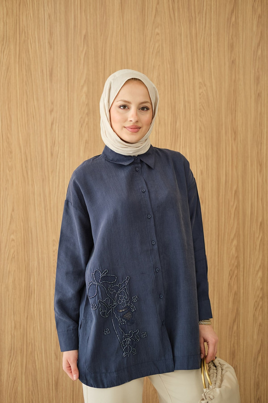 Boncuk Nakış Detaylı Gömlek Lacivert