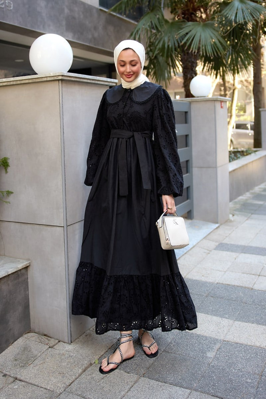 Brode Detaylı Bebe Yaka Elbise Siyah