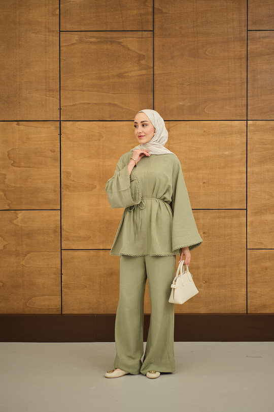 Brode Şerit Detaylı Takım Fıstık Yeşil