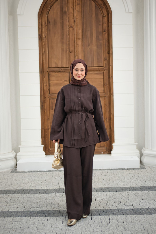 Büzgü Detay Bel Bağlamalı Takım Kahverengi