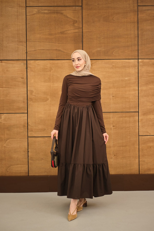 Büzgü Detaylı Sandy Poplin Elbise Kahverengi