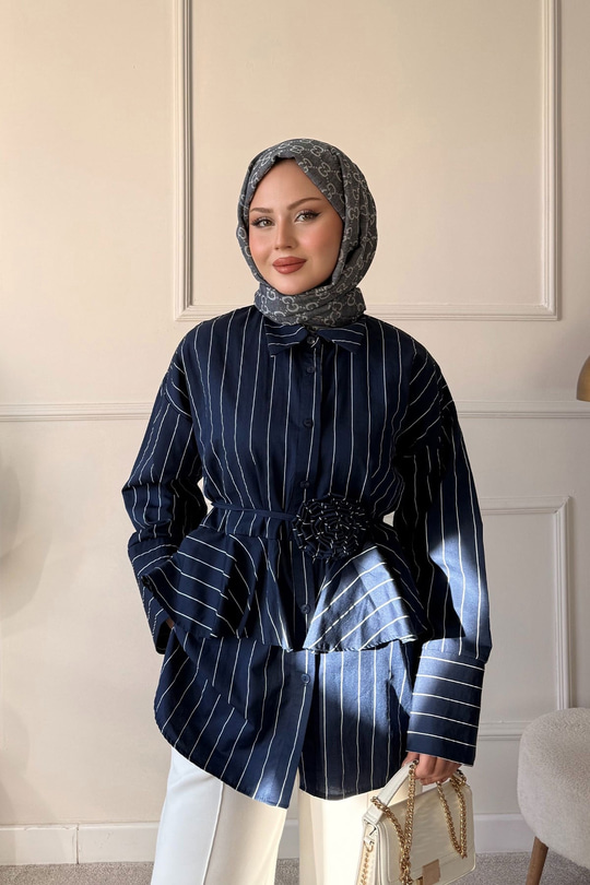 Büzgülü Bel Bağlamalı Çizgili Gömlek Lacivert