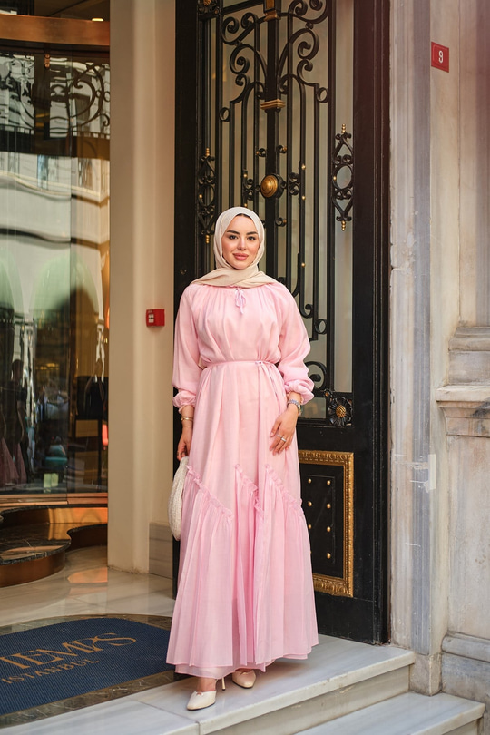 Yaka Bağcıklı Etek Kısmı Fırfır Detay Elbise Pembe
