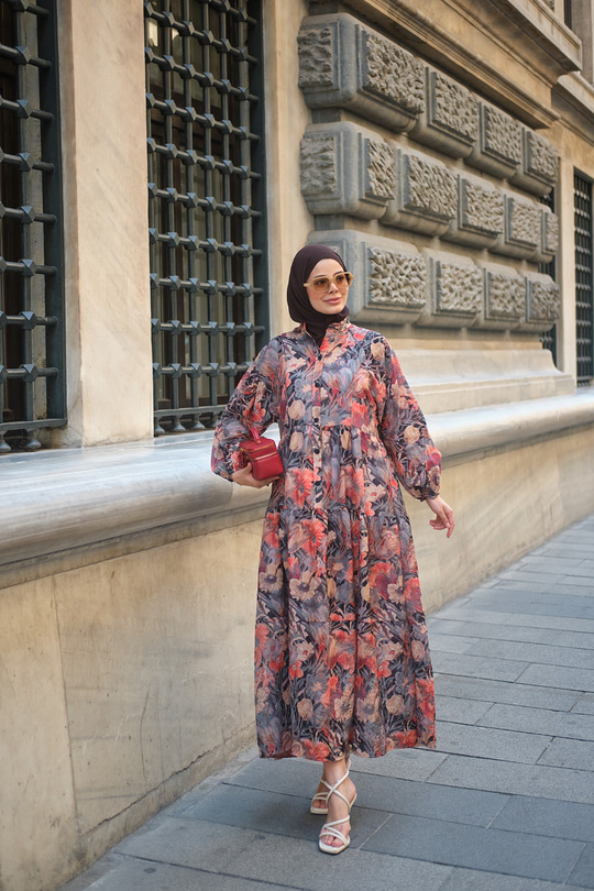 Sulu Boya Çiçek Desenli Elbise Füme