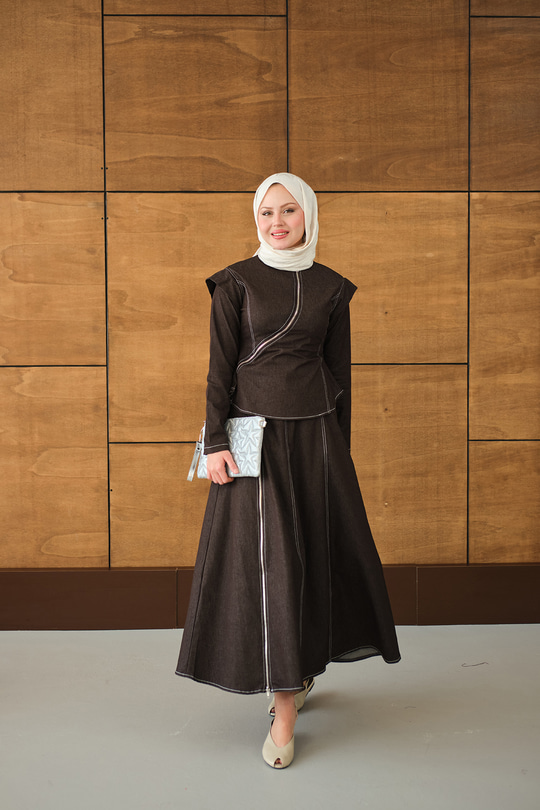 Çarpraz Fermuar Detaylı Dikiş Detay Etekli Takım Kahverengi