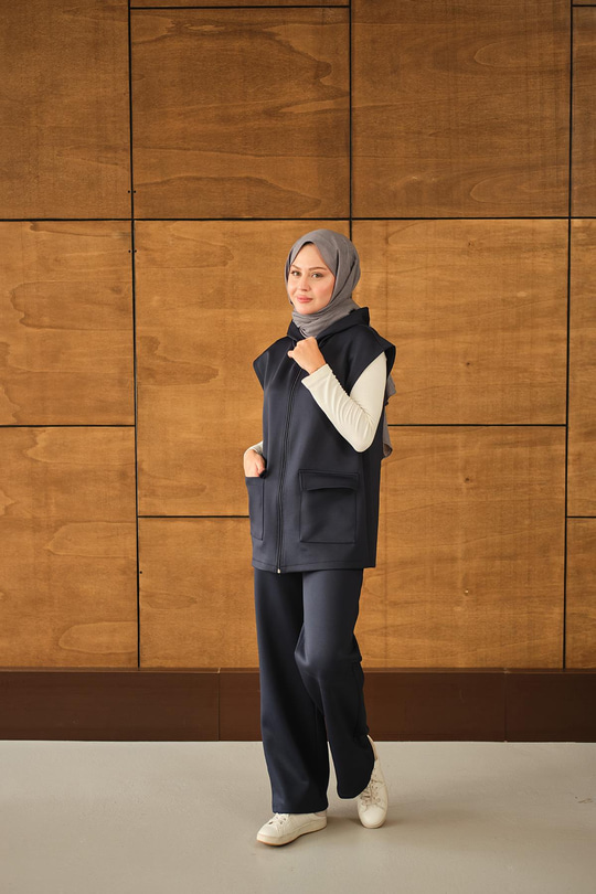 Çift Cepli Kapüşonlu Yelekli Takım Lacivert