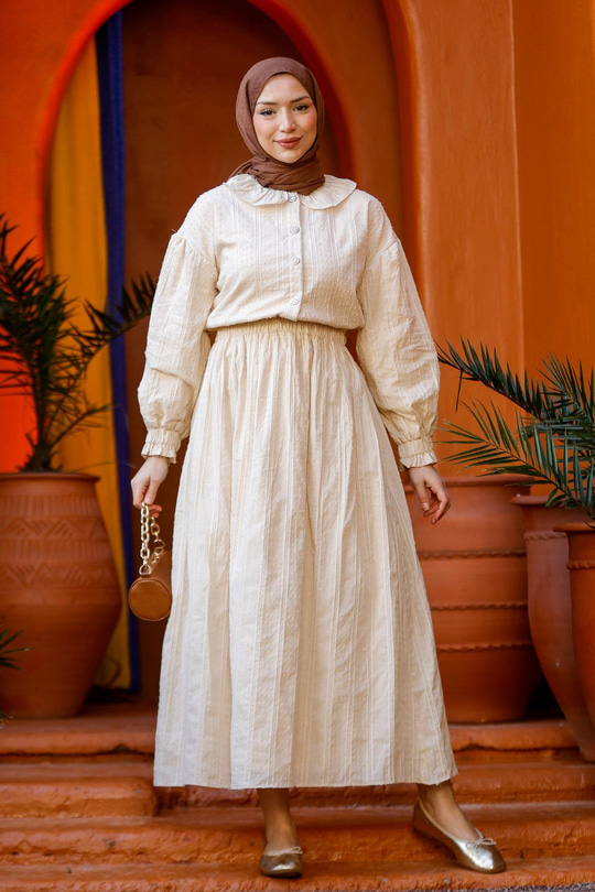 Çizgi Detay Gömlekli Takım Krem