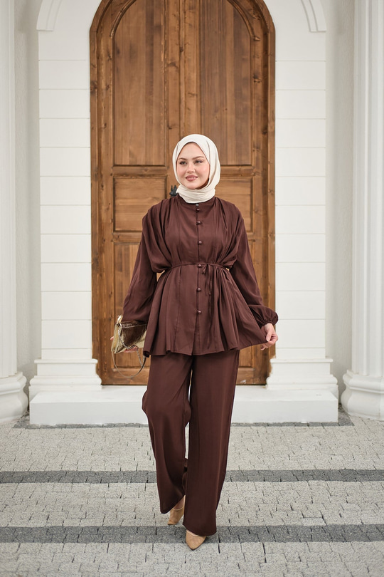 Çoban Düğmeli Pantolonlu Pilise Detay Takım Kahverengi