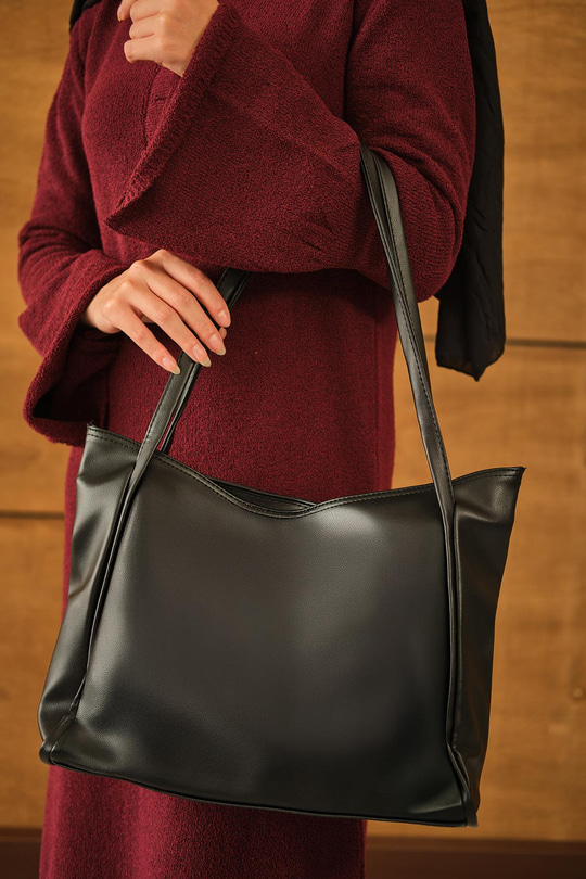 Deri Görünümlü Çanta Siyah