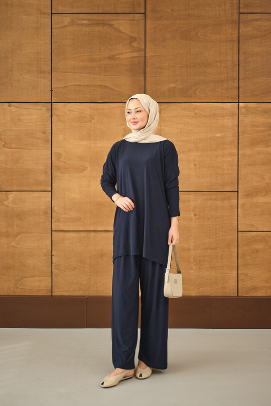 Dikiş Detay Yırtmaçlı Takım Lacivert