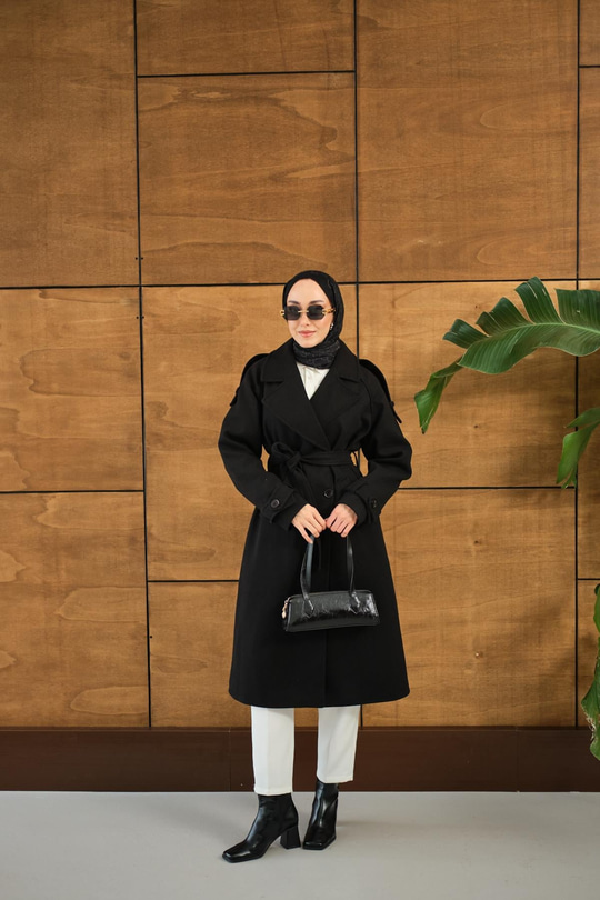 Düğme Detay Bel Bağlamalı Kaban Siyah