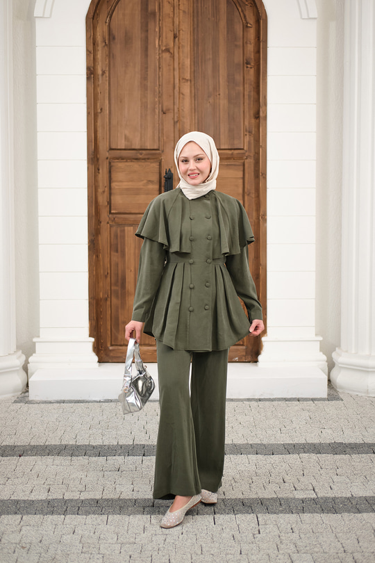 Düğme Detay Pelerinli Pantolonlu Takım Yeşil