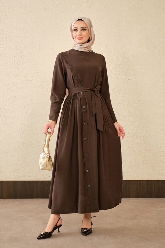 Düğmeli Etek Büzgülü Bel Bağlamalı Elbise Kahverengi