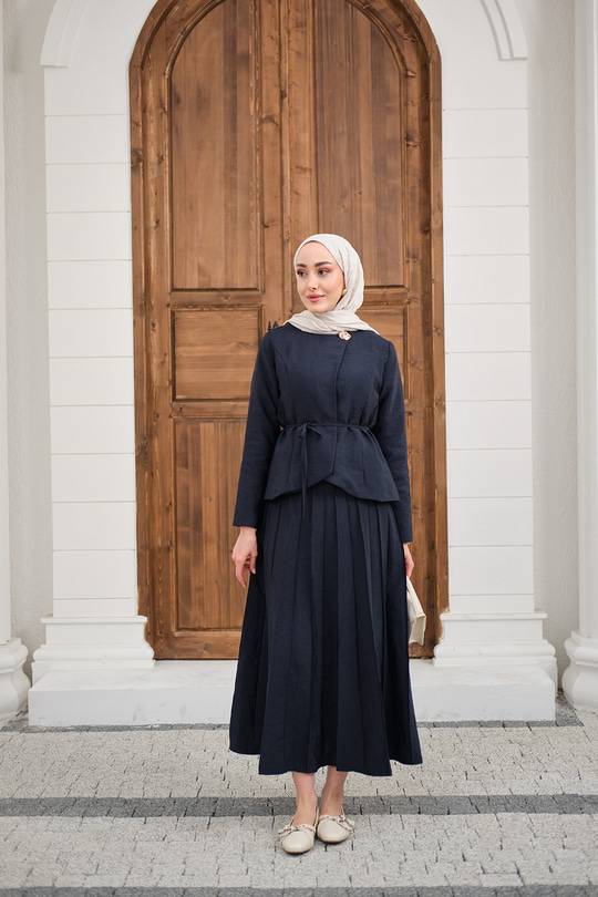 Eteği Pileli Ceketi Yandan Düğmeli Takım Lacivert