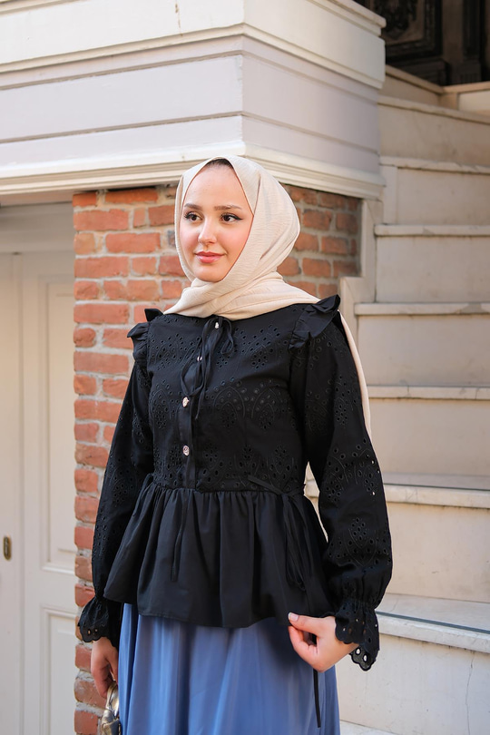 Eteği Pileli Gömlek Siyah