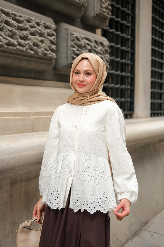 Eteği Volanlı Gömlek Beyaz