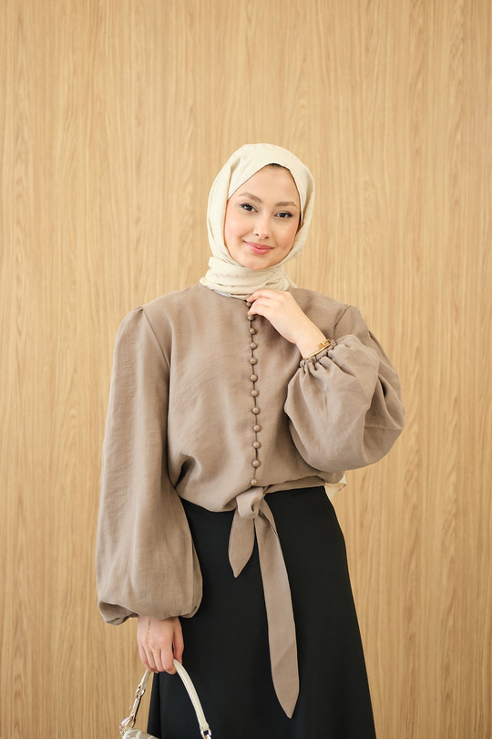 Geçirme Düğme Detay Bel Bağlamalı Gömlek Vizon