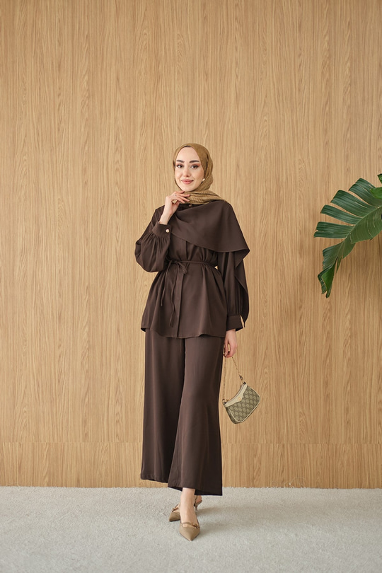 Gizli Düğme Detay Bel Bağlamalı Takım Kahverengi