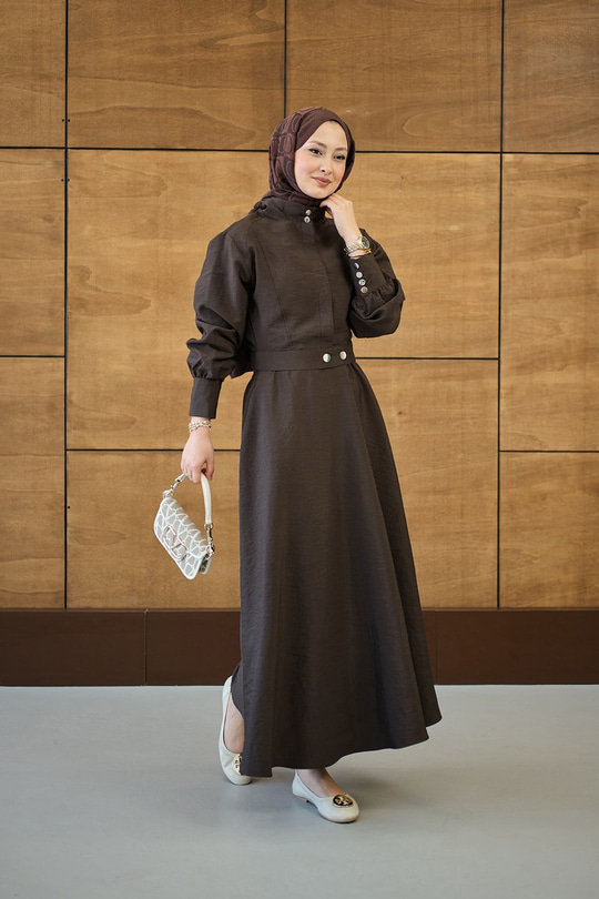 Gizli Düğmeli Çıtçıt Detay Gömlekli Takım Kahverengi