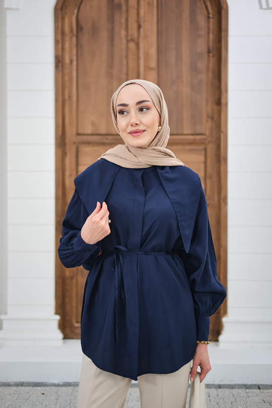 Gizli Düğmeli Hakim Yaka Bel Bağlamalı Gömlek Lacivert