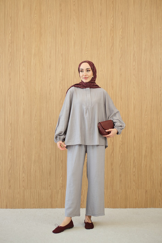 Gizli Fermuar Detaylı Müslin Takım Gri