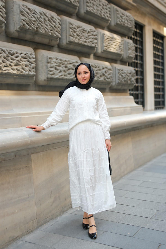 Güpür Detaylı Takım Beyaz