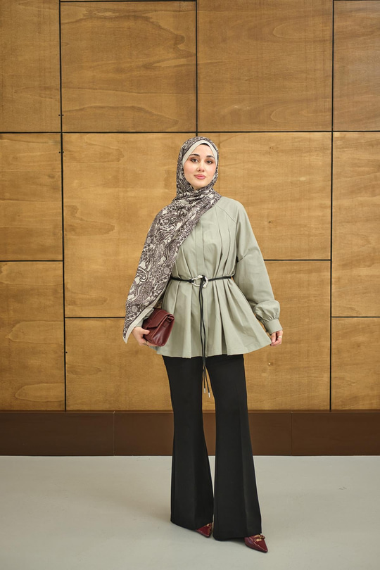 Hakim Yaka Pile Detay Çiçek Düğmeli Deri İp Kemerli Regular Poplin Gömlek Küf Yeşil