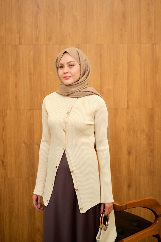 Kabartma Çizgi Detaylı Hırka Krem