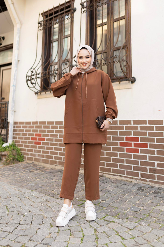 Kapüşonlu Çift Cepli İkili Takım Kahverengi