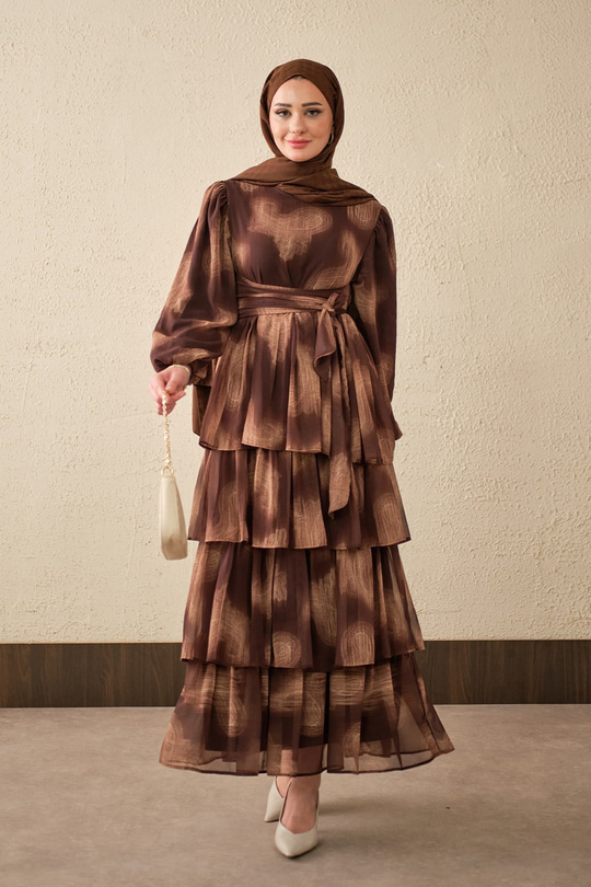 Kat Kat Dökümlü Şifon Elbise Kahverengi