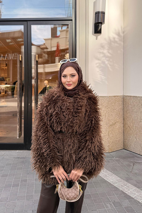 Kemer Detay Kısa Kürk Kaban Kahverengi